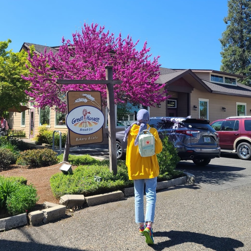 Meet your Posher, Ezgi